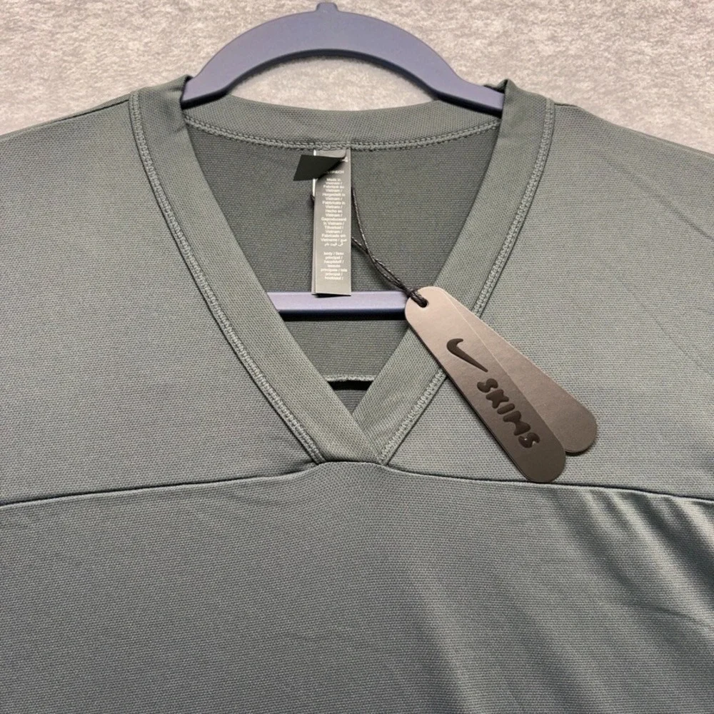 Nike new tags